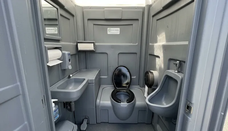 Deluxe Porta Potty (with Flushing) in Tulsa, OK